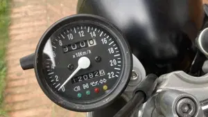 Yamaha SR 400 (2013 - 17)  (2)
