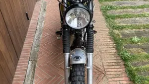 Yamaha SR 400 (2013 - 17)  (8)