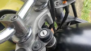 Yamaha SR 400 (2013 - 17)  (9)
