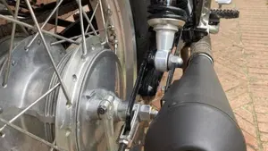 Yamaha SR 400 (2013 - 17)  (18)
