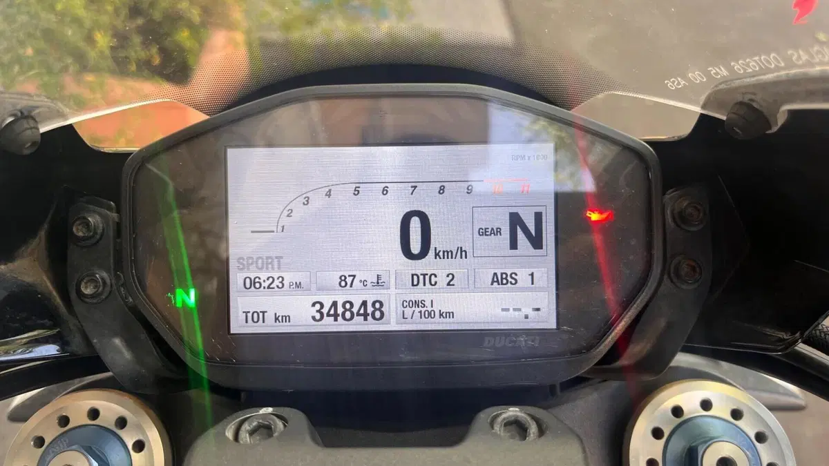 Ducati Monster 1200 R (2016 - 19)  (5)