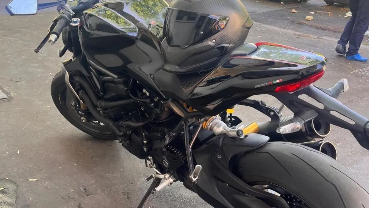 Ducati Monster 1200 R (2016 - 19)  (3)