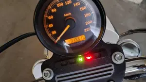 Harley-Davidson 883 (2006 - 07) - XL  (7)