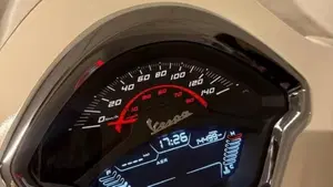 Vespa GTS 300 Super (2023 - 24)  (5)