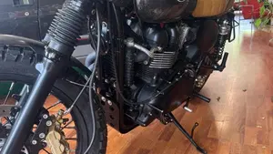 Triumph Bonneville T100 (2001 - 07)  (4)