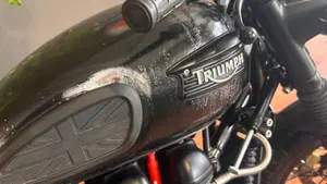 Triumph Bonneville T100 (2001 - 07)  (10)