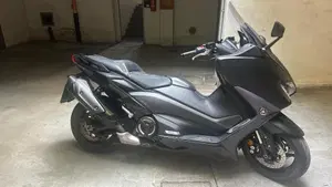 Yamaha T-Max 560 (2020 - 21)  (2)
