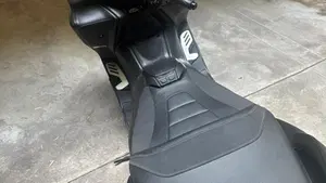 Yamaha T-Max 560 (2020 - 21)  (4)