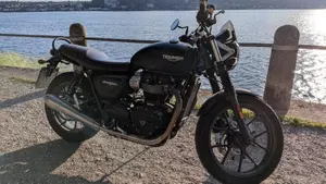 Triumph Street Twin 900 (2016)  (2)