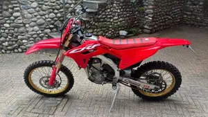 Honda CRF 450R (2023)  (2)