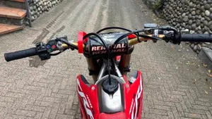 Honda CRF 450R (2023)  (4)