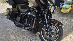 Harley-Davidson 107 Electra Glide Ultra Limited (2017 - 18) - FLHTK  (2)