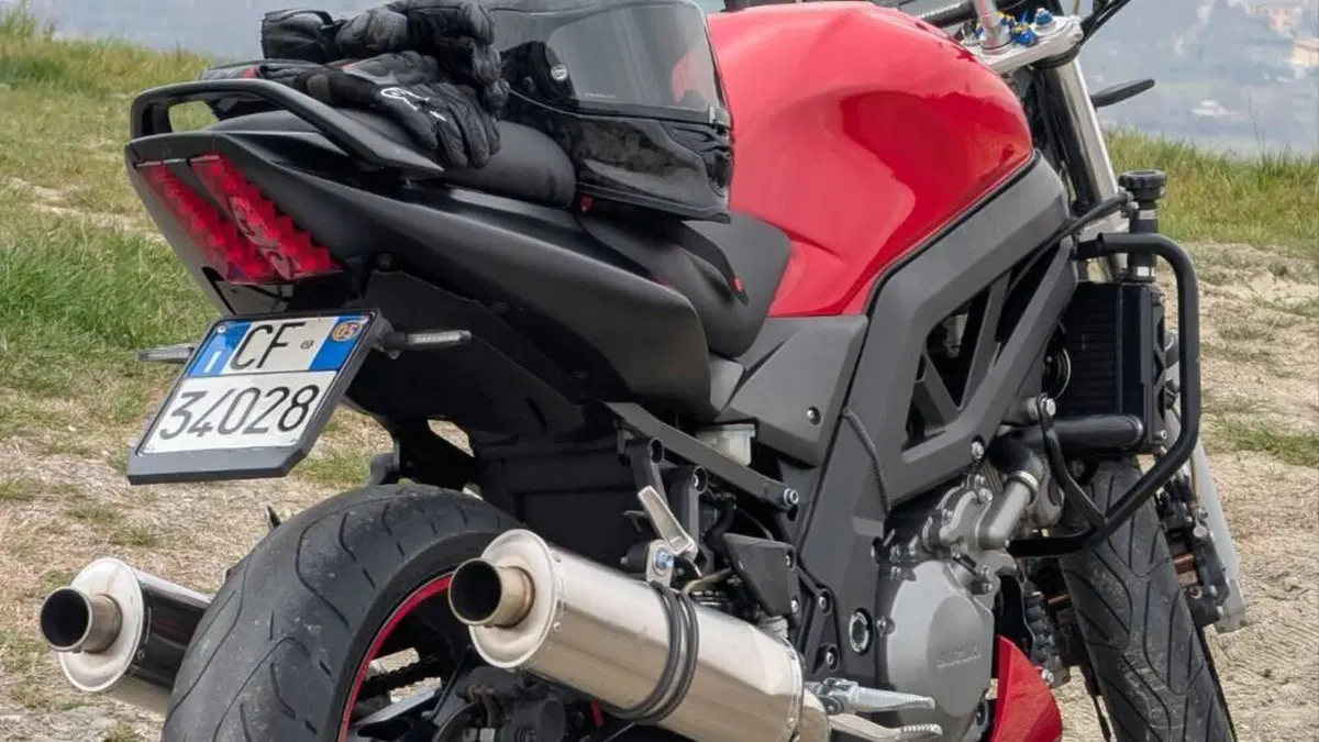 Suzuki SV 1000  (6)