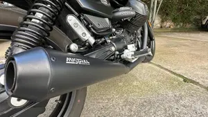 Moto Guzzi V7 Stone (2021 - 24)  (6)