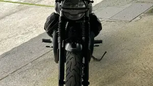 Moto Guzzi V7 Stone (2021 - 24)  (13)