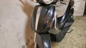 Piaggio Beverly Tourer 250 