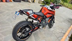 KTM 890 Duke R (2020)  (3)