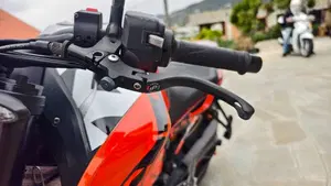 KTM 890 Duke R (2020)  (8)