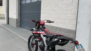 Honda CRF 250R (2006) 