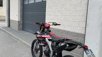 Honda CRF 250R (2006) usata