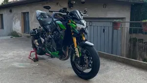Kawasaki Z 900 SE (2022 - 24)  (2)