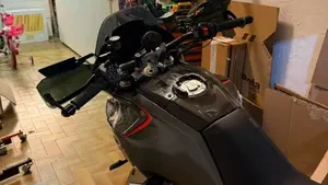 Moto Guzzi V100 Mandello S (2022 - 24)  (4)