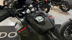 Moto Guzzi V100 Mandello S (2022 - 24)  (7)