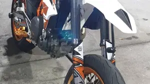 KTM 690 SMC R (2019 - 20)  (2)