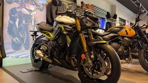 Triumph Street Triple 765 Moto2 Edition (2023 - 24)  (7)