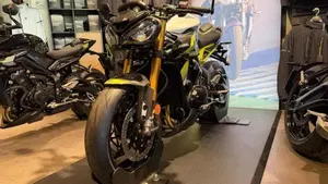 Triumph Street Triple 765 Moto2 Edition (2023 - 24)  (6)