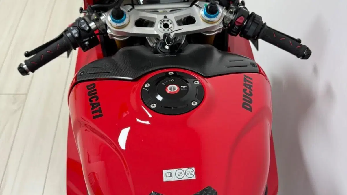 Ducati Panigale V4 S (2022 - 24)  (13)