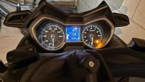 Yamaha X-Max 300 ABS (2017 - 20)  (4)
