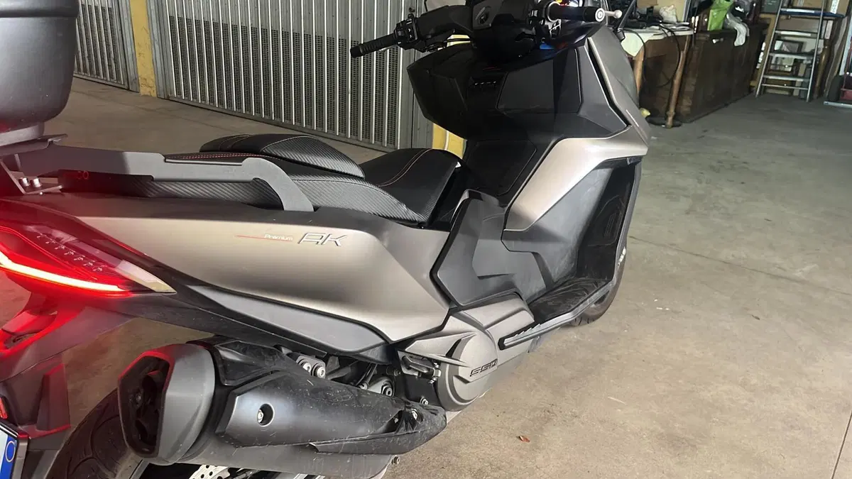 Kymco AK 550 Premium (2023 - 25)  (2)