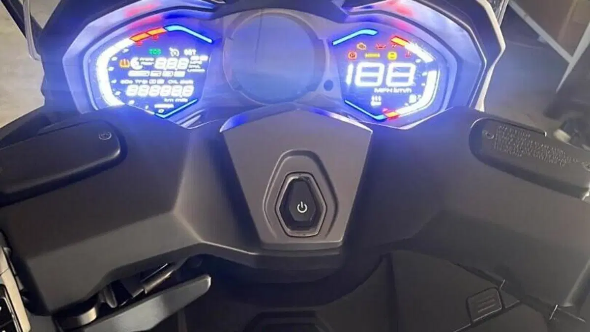 Kymco AK 550 Premium (2023 - 25)  (5)
