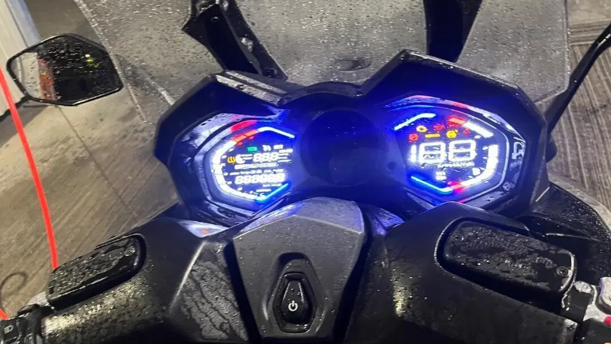 Kymco AK 550 Premium (2023 - 25)  (7)