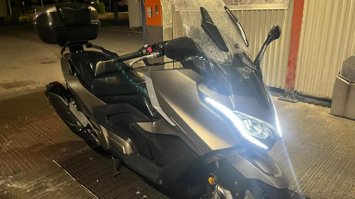 Kymco AK 550 Premium (2023 - 25)  (11)