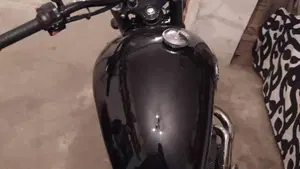 Triumph Street Scrambler 900 (2017 - 18)  (2)