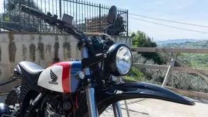 Honda NX 650 Dominator (1996 - 02) 