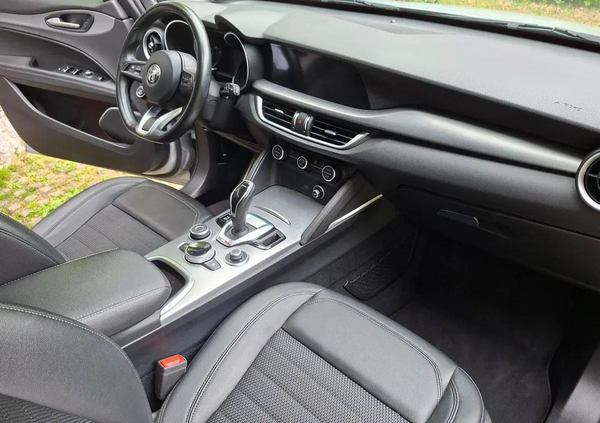 Alfa Romeo Stelvio Stelvio 2.2 Turbodiesel 190 CV AT8 Q4 Sprint (8)