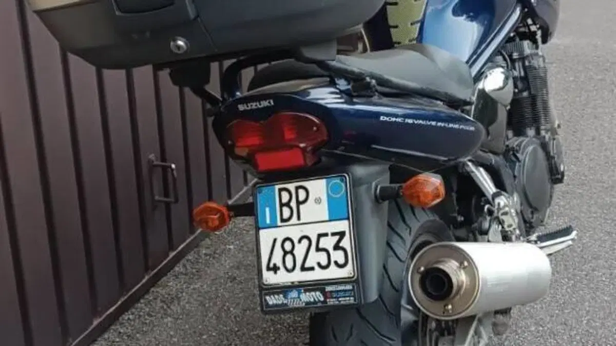 Suzuki   (3)