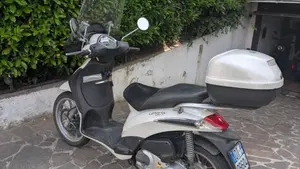Piaggio Liberty S 150 (2007 - 11)  (4)