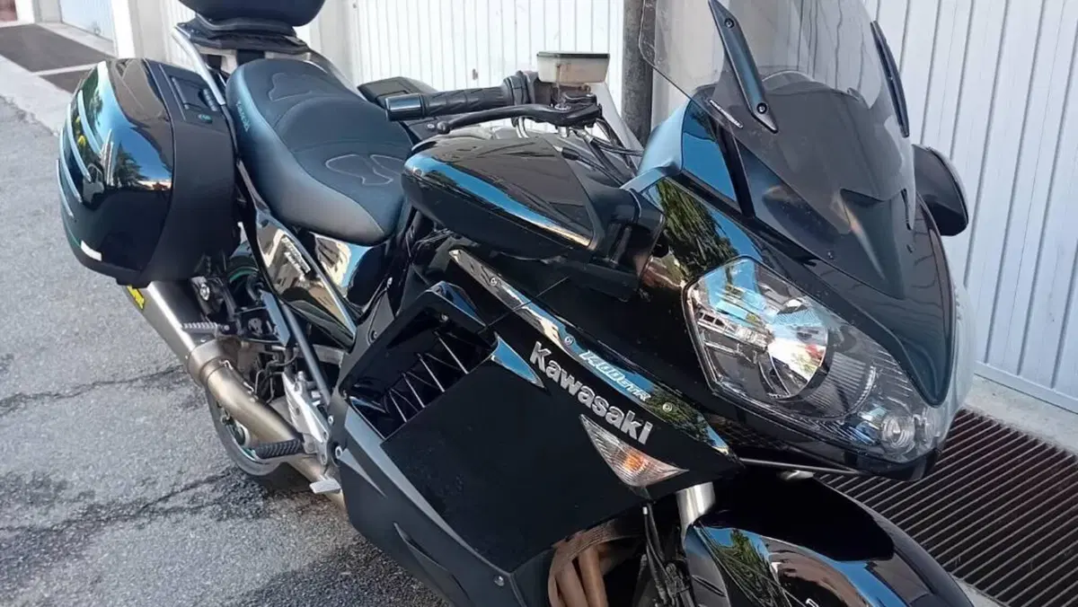 Kawasaki GTR 1400 (2007 - 09) 