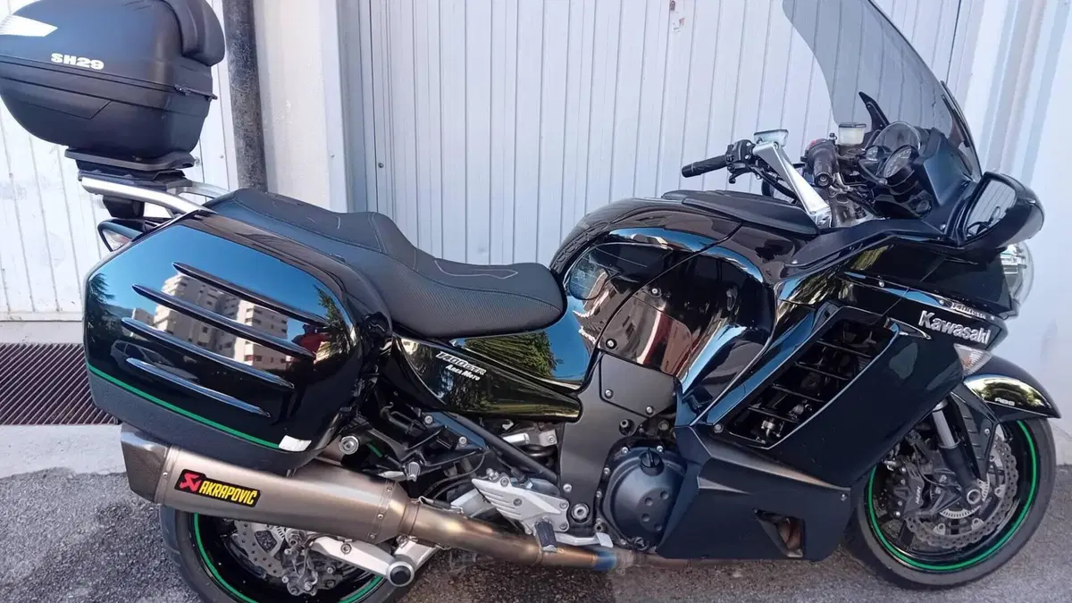 Kawasaki GTR 1400 (2007 - 09)  (5)
