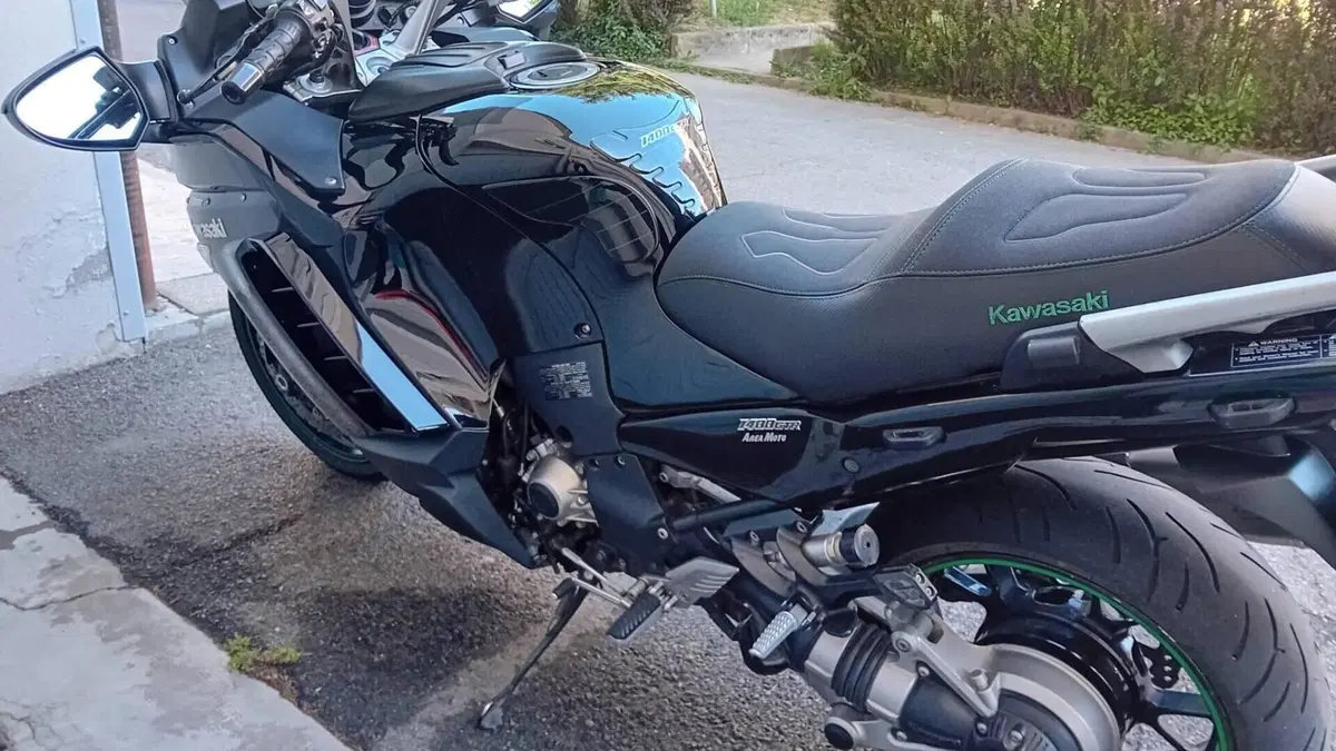 Kawasaki GTR 1400 (2007 - 09)  (7)