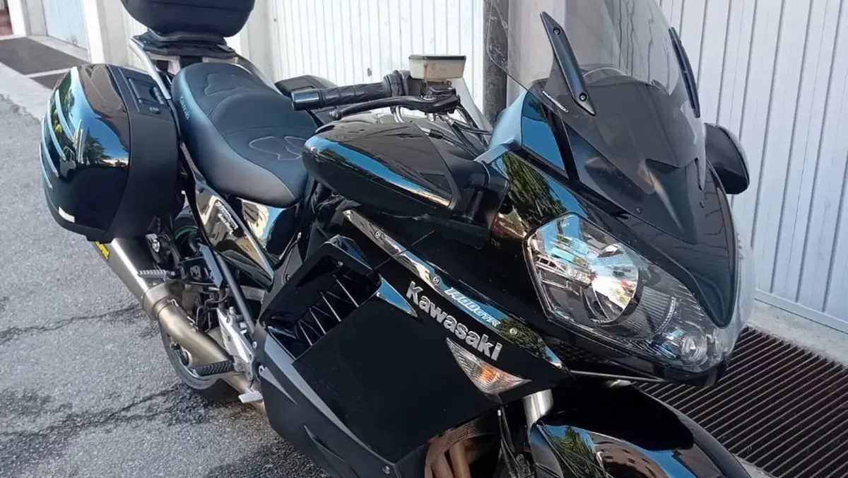 Kawasaki GTR 1400 (2007 - 09)  (9)
