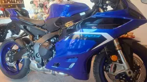 Yamaha YZF R9 (2025 - 26)  (3)
