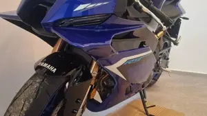 Yamaha YZF R9 (2025 - 26)  (5)