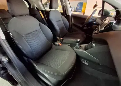 Peugeot 208 75 5 porte Active (5)