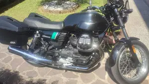 Moto Guzzi V7 III Special (2017 - 20)  (3)