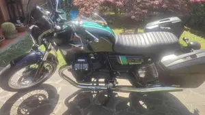 Moto Guzzi V7 III Special (2017 - 20)  (2)